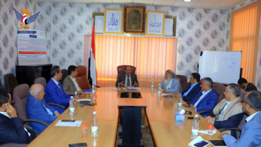 وزير الكهرباء بحكومة تصريف الأعمال يلتقي رئيس وأعضاء نقابة تجار الطاقة
